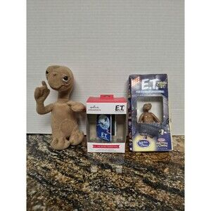 E.T. The Extra-Terrestrial Kraft Macaroni & Cheese Toy NIB - Plush & Hallmark